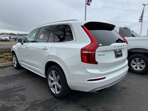 Used 2021 Volvo XC90 T6 Momentum image 4