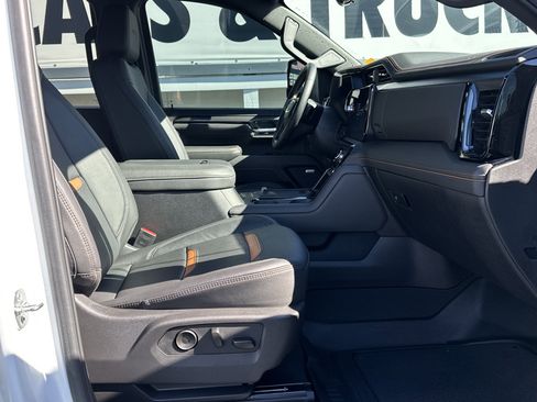 Certified 2025 GMC Sierra 2500 AT4 w/ AT4 Premium Plus Package image 12