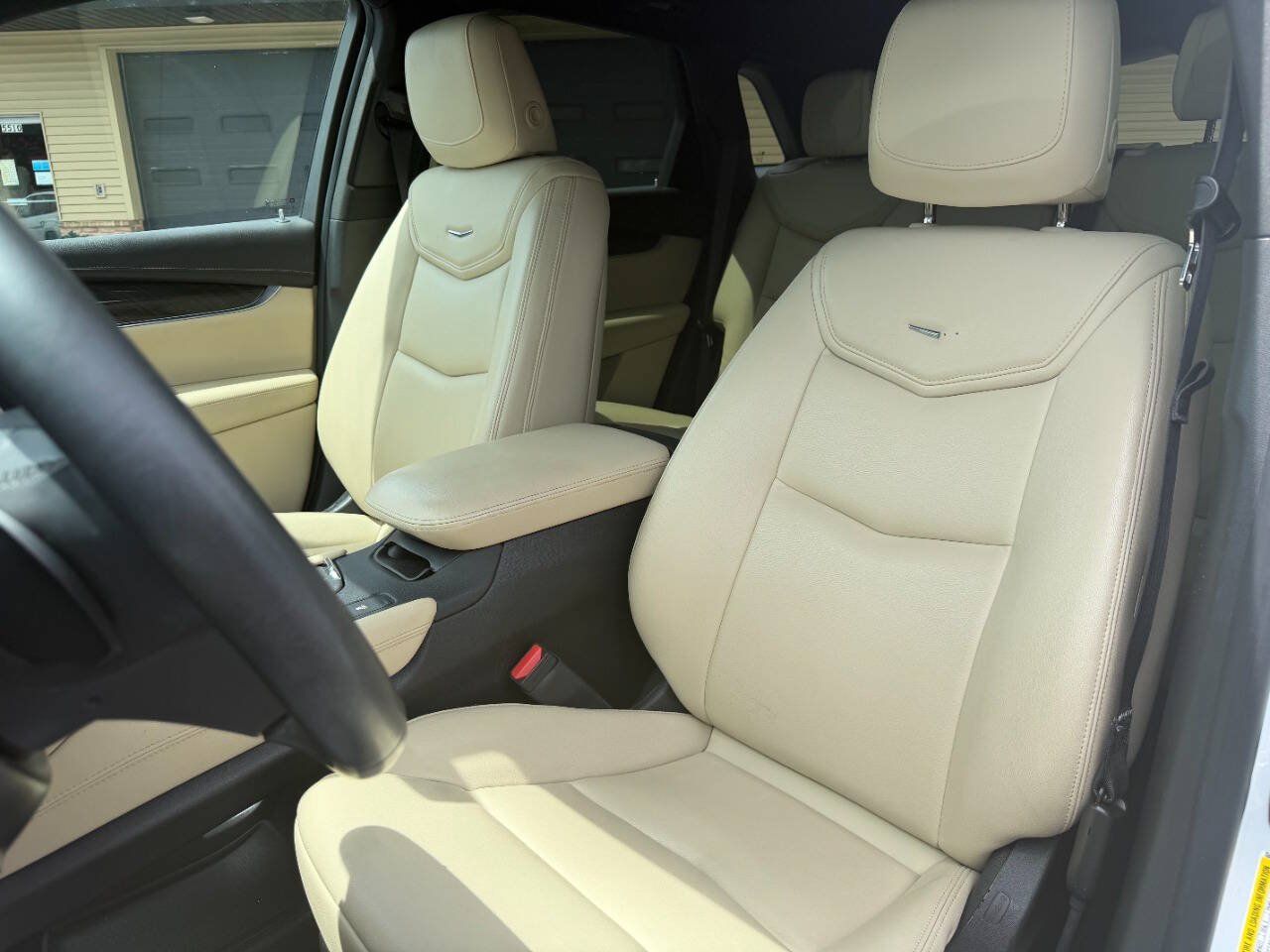 Used 2017 Cadillac XT5 FWD image 19