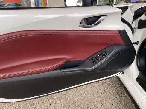 Used 2020 MAZDA MX-5 Miata RF Grand Touring RWD image 12