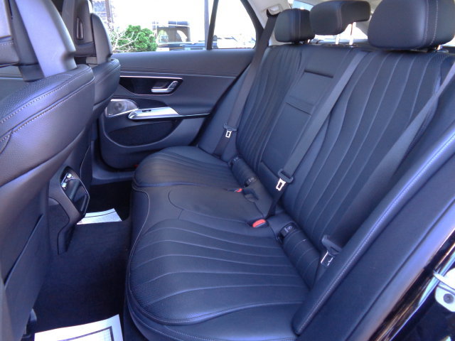 Used 2025 Mercedes-Benz E 450 4MATIC All-Terrain Wagon w/ Leather Package image 18