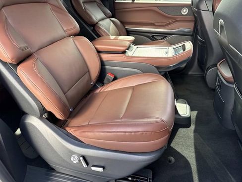 New 2026 Lincoln Navigator L Reserve image 10