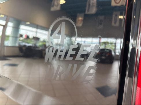 Used 2022 Jeep Gladiator Sport AWD/4WD image 13