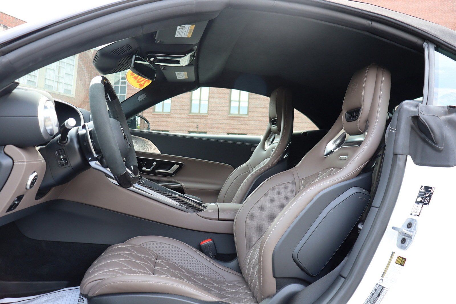 Used 2025 Mercedes-Benz SL 63 AMG 4MATIC image 36