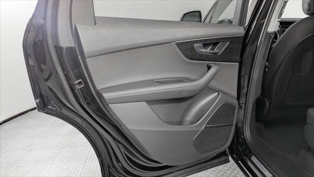 Used 2023 Audi Q7 2.0T Premium Plus w/ Premium Plus Package AWD/4WD image 17