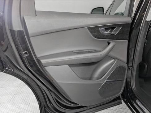 Used 2023 Audi Q7 2.0T Premium Plus w/ Premium Plus Package AWD/4WD image 17