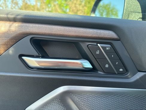 New 2026 GMC Acadia Denali Ultimate w/ LPO, Floor Liner Package AWD/4WD image 23