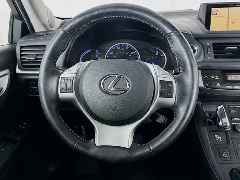 Used 2011 Lexus CT 200h image 18