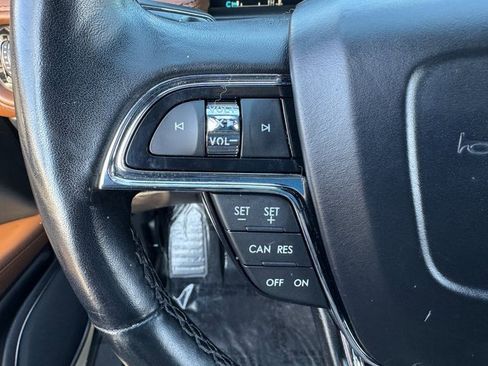 Used 2022 Lincoln Nautilus Reserve w/ Luxury Package image 21