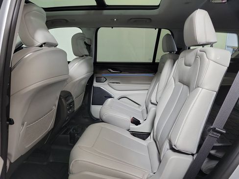 Used 2023 Jeep Grand Cherokee L Overland w/ Advanced Protech Group III image 22