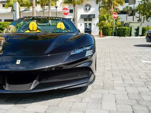 Used 2022 Ferrari SF90 Spider image 8