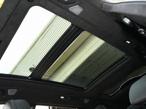 Used 2023 BMW X7 M60i image 20