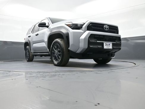 Certified 2025 Toyota 4Runner SR5 image 27