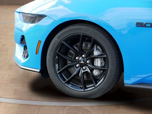 Used 2025 Ford Mustang GT Premium RWD image 9