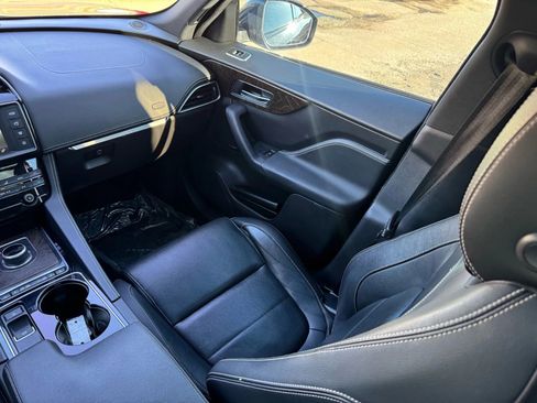 Used 2017 Jaguar F-PACE S image 27