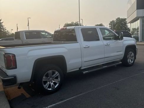 Used 2018 GMC Sierra 1500 SLT AWD/4WD image 3