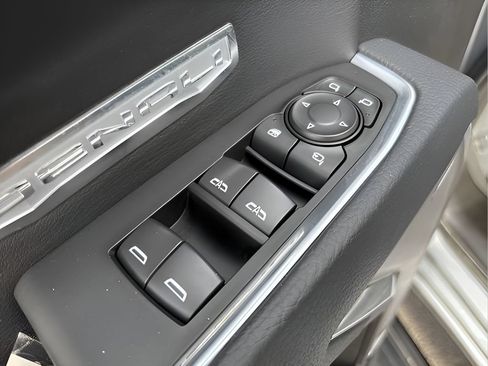 Used 2025 GMC Sierra 1500 Denali AWD/4WD image 16