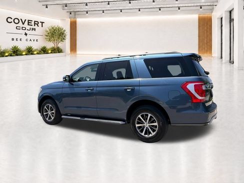 Used 2018 Ford Expedition XLT w/ Equipment Group 202A RWD image 8
