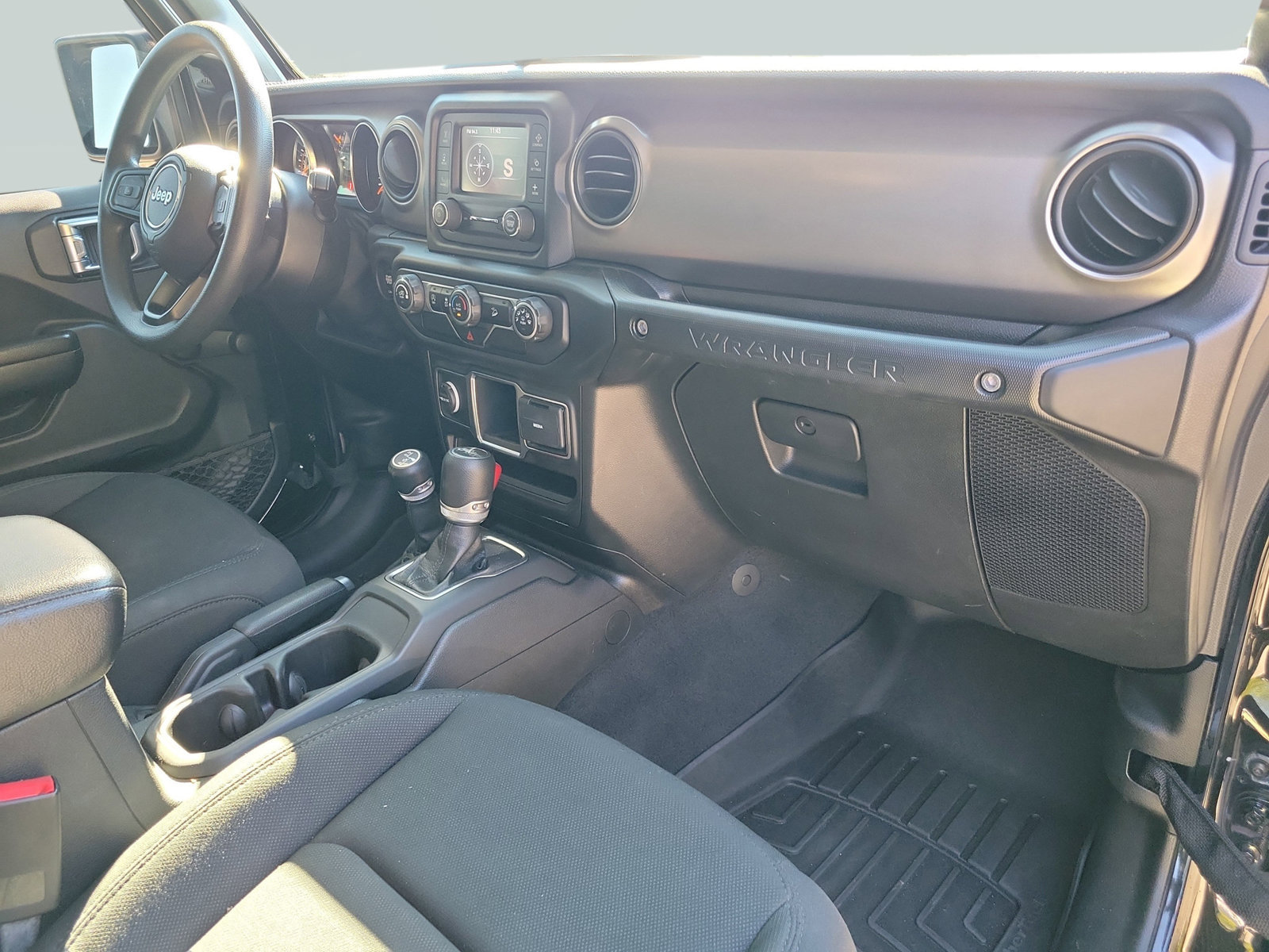 Used 2020 Jeep Wrangler Sport AWD/4WD image 34