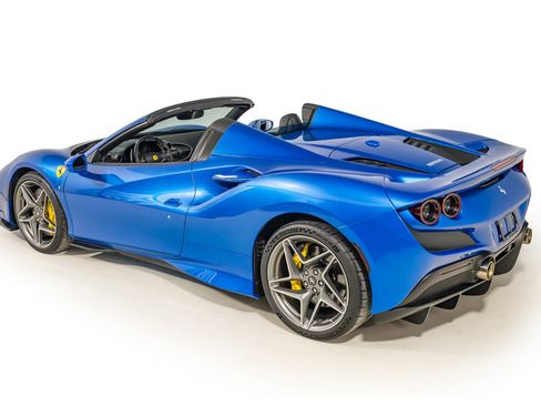 Certified 2021 Ferrari F8 Tributo image 4