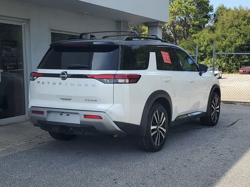 Certified 2025 Nissan Pathfinder Platinum FWD image 8