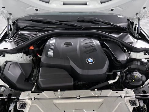 Used 2025 BMW 330i Sedan w/ Premium Package image 15
