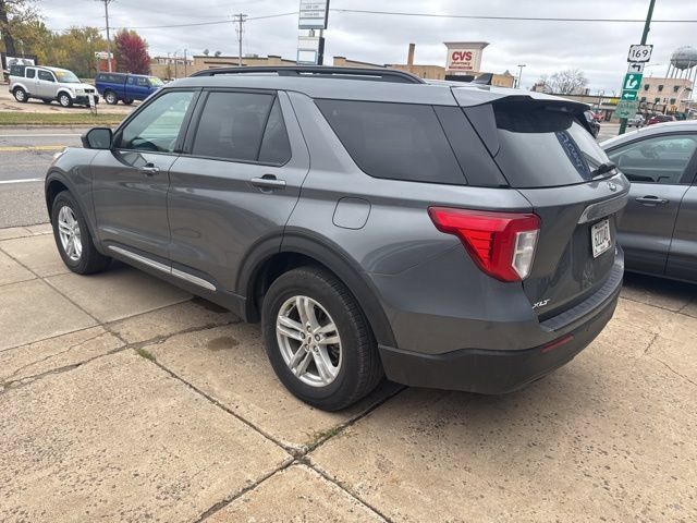 Used 2023 Ford Explorer XLT AWD/4WD image 8