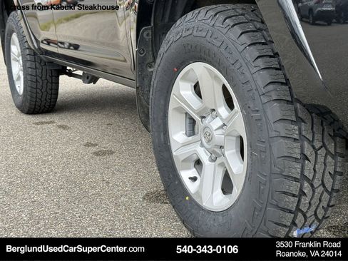 Used 2024 Toyota 4Runner SR5 image 33