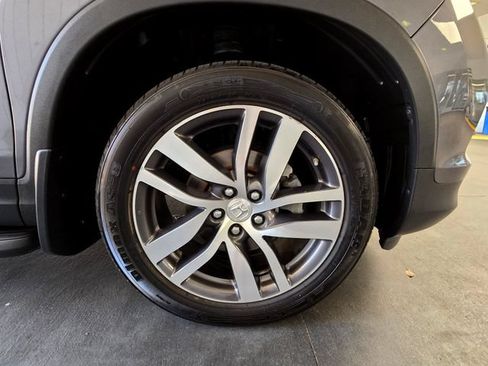 Used 2017 Honda Pilot Elite image 35