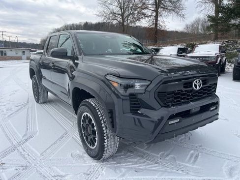 Used 2024 Toyota Tacoma TRD Off-Road image 3