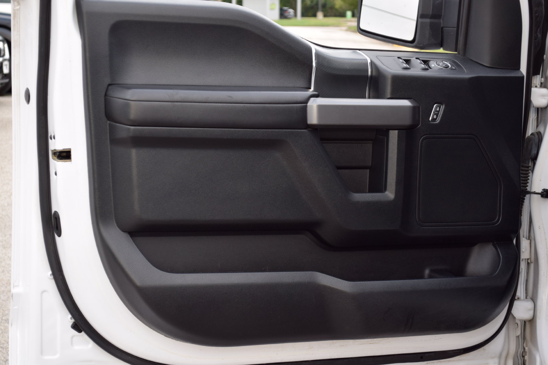 Used 2020 Ford F150 XLT w/ Equipment Group 302A Luxury AWD/4WD image 16