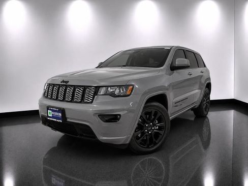 Used 2021 Jeep Grand Cherokee Laredo X AWD/4WD image 1