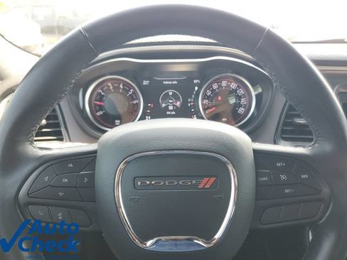 Used 2022 Dodge Challenger SXT RWD image 19