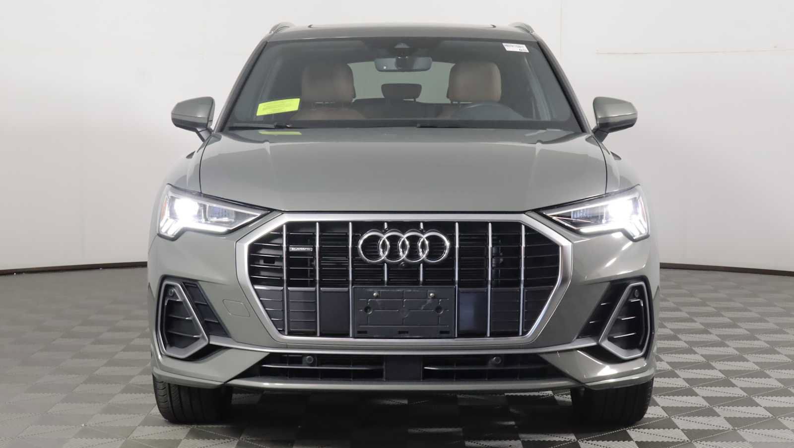 Used 2024 Audi Q3 2.0T Premium Plus AWD/4WD image 2