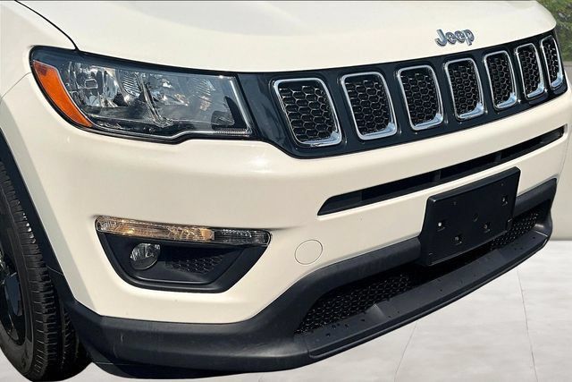Used 2019 Jeep Compass Latitude w/ Cold Weather Group AWD/4WD image 32