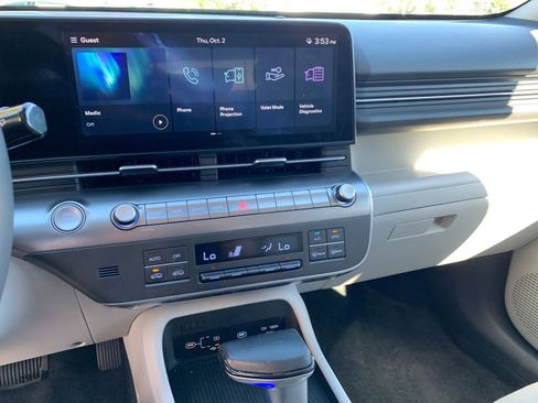 Used 2025 Hyundai Kona SEL image 18