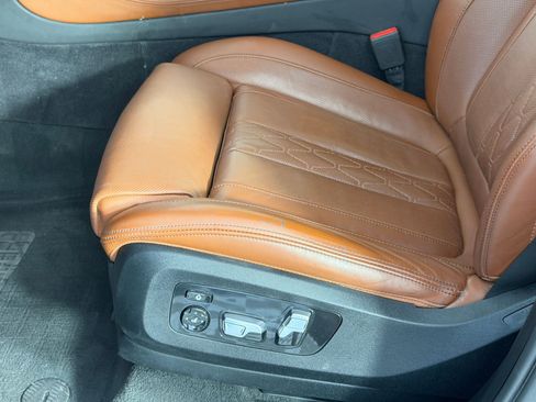 Used 2024 BMW X5 sDrive40i w/ Executive Package RWD image 14