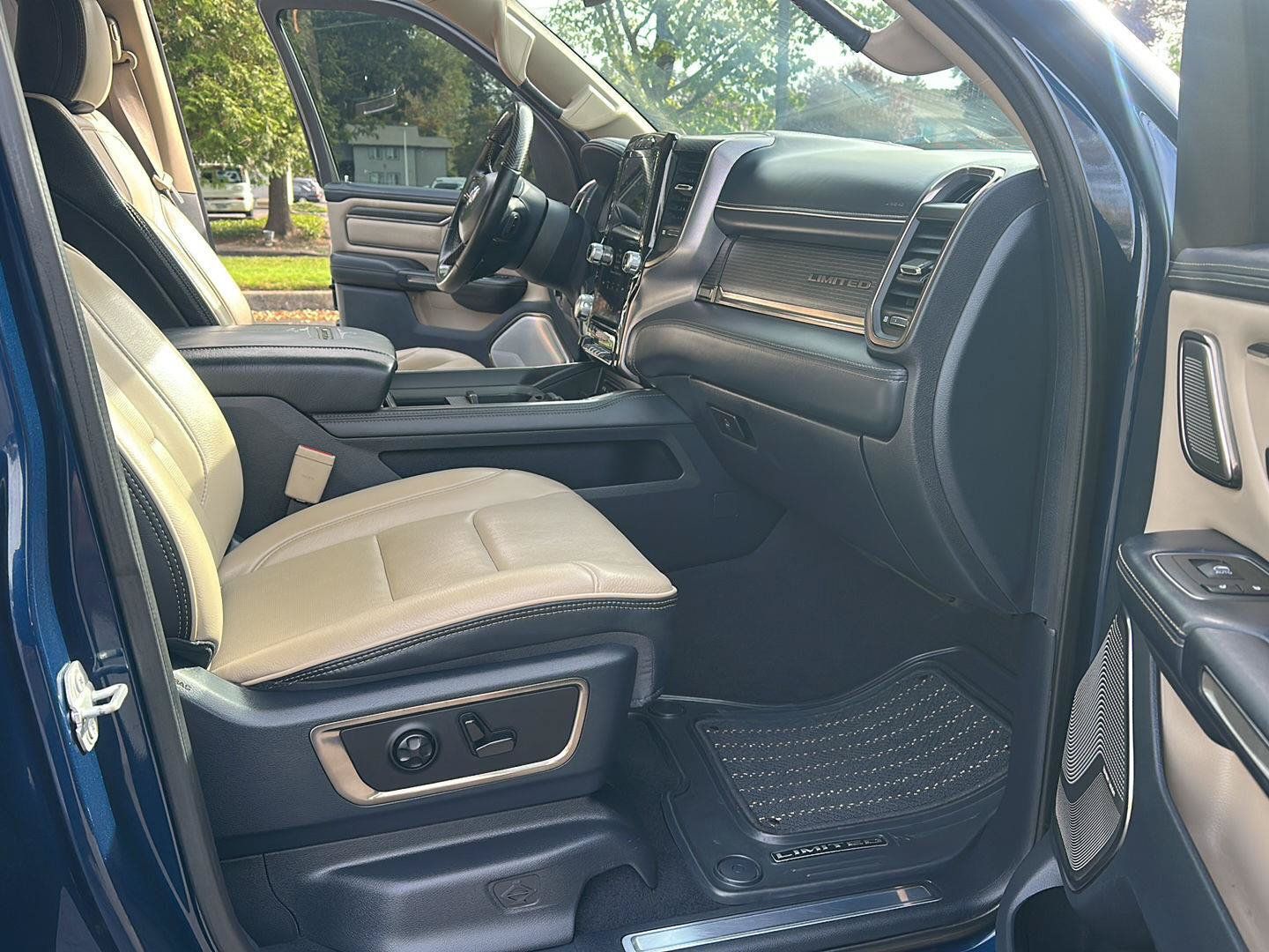 Used 2019 RAM 1500 Limited AWD/4WD image 12
