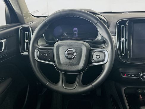 Used 2024 Volvo XC40 B5 Core image 18