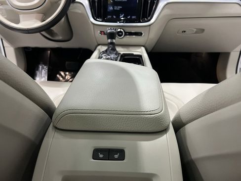 Used 2020 Volvo V60 T5 Cross Country w/ Protection Package Premier image 42