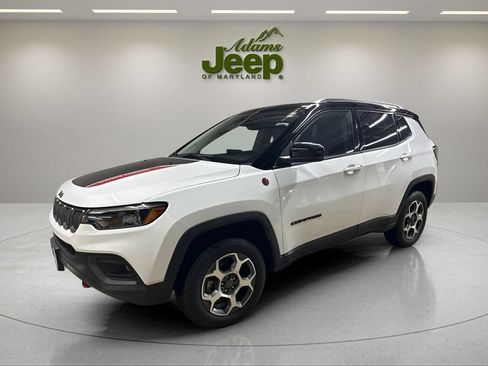 Used 2022 Jeep Compass Trailhawk w/ Trailhawk Elite Group AWD/4WD image 3