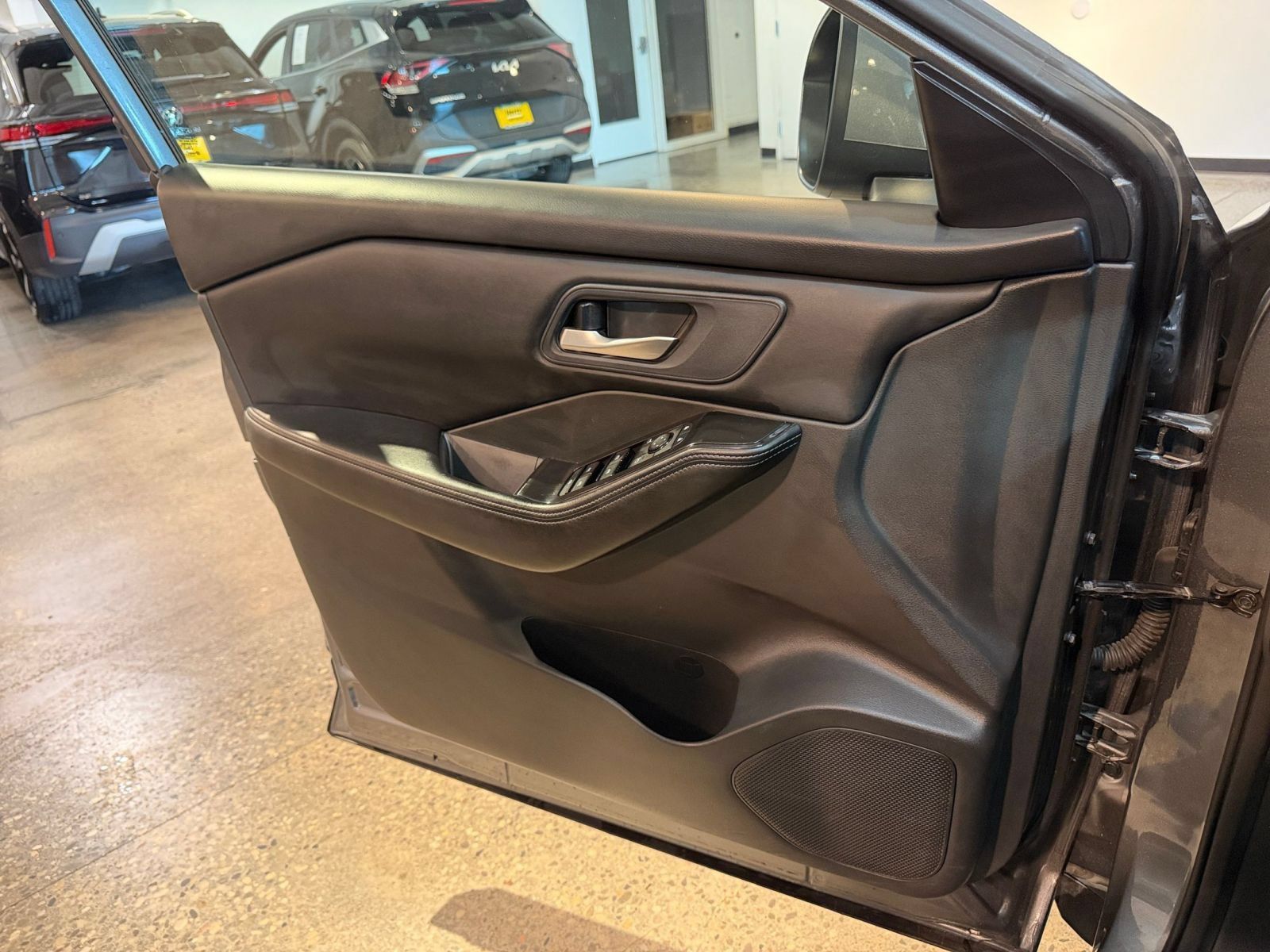 Used 2026 Nissan Rogue SV AWD/4WD image 18