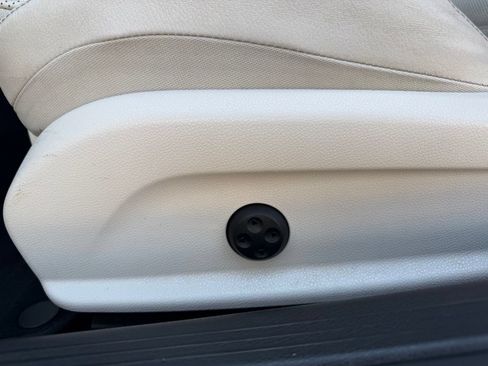 Used 2017 Mercedes-Benz C 300 4MATIC Cabriolet image 21