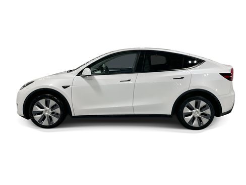 Certified 2023 Tesla Model Y Long Range AWD/4WD image 3