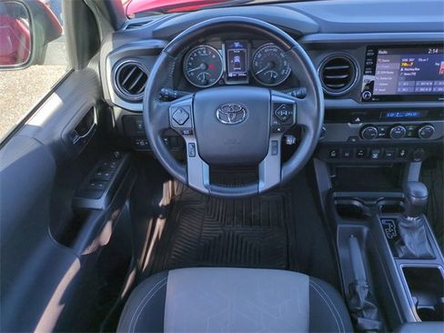 Used 2022 Toyota Tacoma TRD Off-Road w/ Technology Package image 17