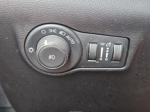 Used 2025 Jeep Compass Limited AWD/4WD image 27
