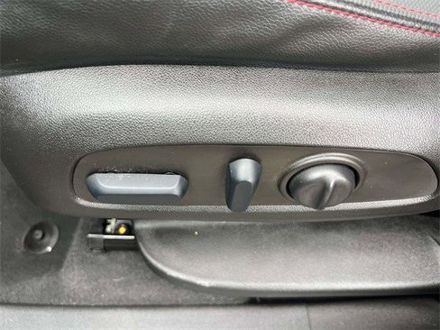 Certified 2023 Chevrolet Equinox RS image 18