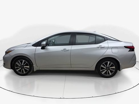 Used 2025 Nissan Versa SV w/ Trunk Package FWD image 9