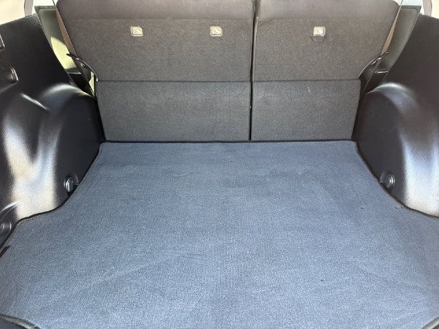 Used 2017 Toyota RAV4 LE FWD image 9