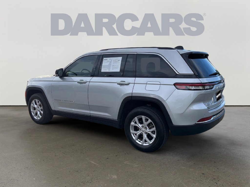 Used 2024 Jeep Grand Cherokee Limited AWD/4WD image 5